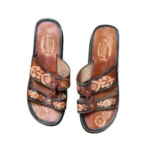 Bania's flats sandals leather tooled rubber bottom made in Mexico 2 strap SZ 6